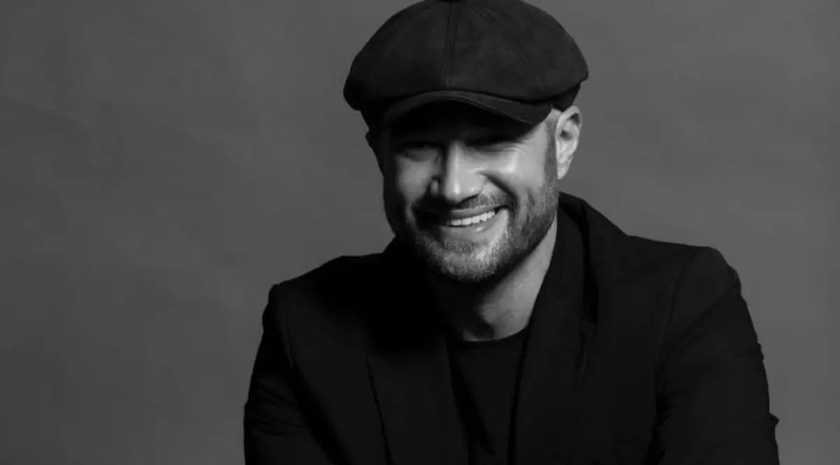 Mihai Bendeac, mesaj emoționant pentru tatăl său: „Îți mulțumesc că ai dus copilul ăsta în palme”. Imagini rare din copilăria actorului