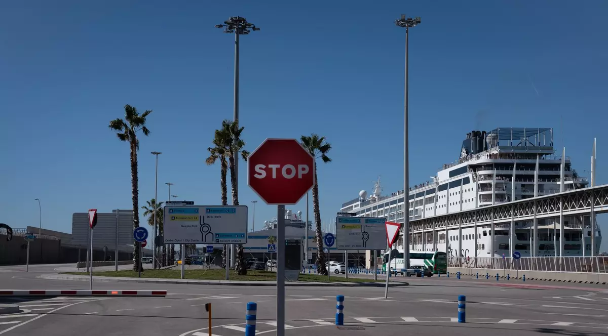 Navă de croazieră în portul din Barcelona. Imagine cu caracter ilustrativ Foto: Profimedia