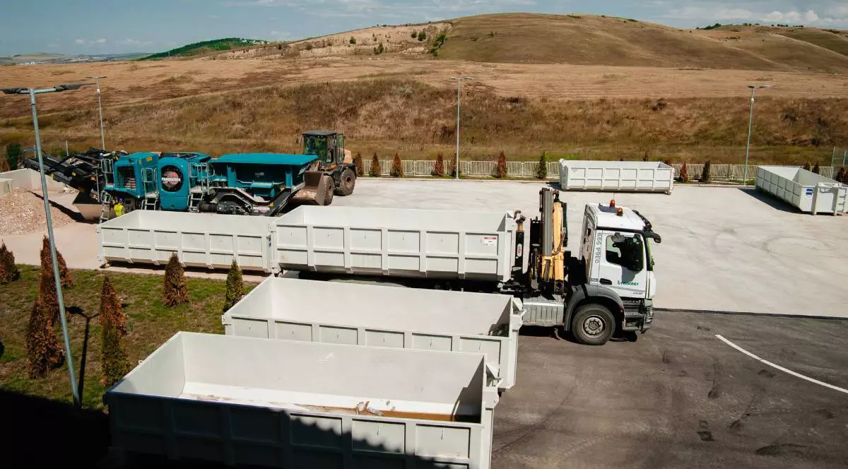 Primul centru mare de colectare prin aport voluntar din România s-a deschis la Cluj-Napoca, pe o suprafață de 1,4 hectare.