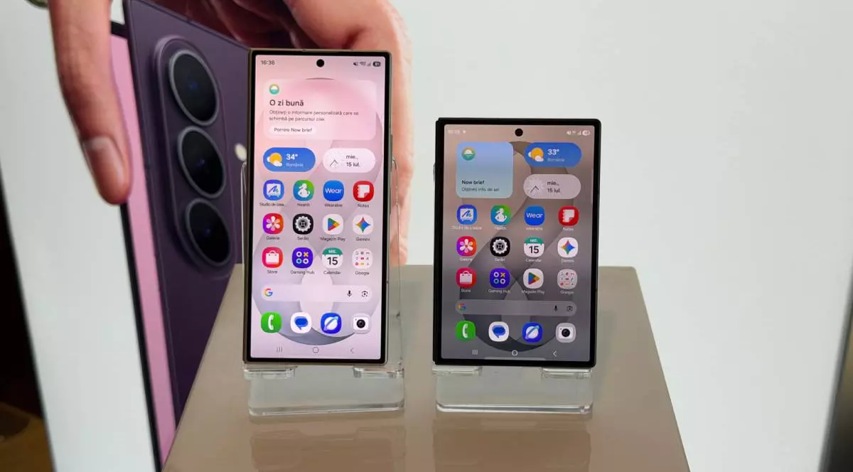 Samsung Galaxy Z Fold8 Ultra și Galaxy Z Fold8.