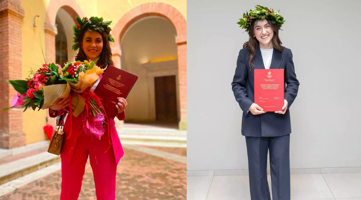 Colaj: O fata in costum roz, elegant, cu coroana pe cap si buchete de flori in mana, dar si cu lucrarea de licenta/// o fata cu un costum gri, elegant, cu coronita pe cap si cu lucrarea de licenta cu coperta rosie in mana