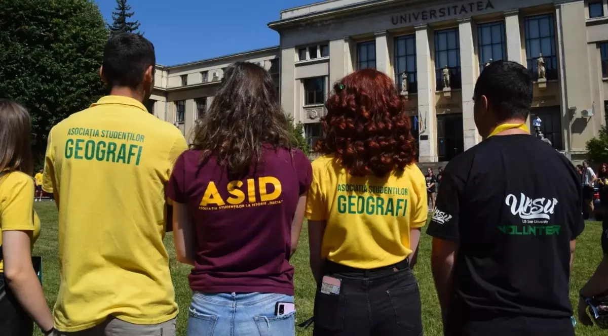 Cea mai mare tabără pentru elevi este organizată de Universitatea din București, la un preț foarte accesibil