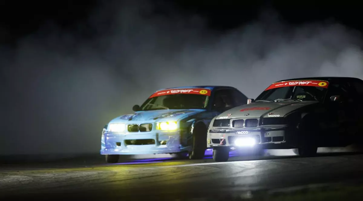 Slovenul Erik Jankovic, aflat la debutul său în România, a fost desemnat câștigătorul singurei etape desfășurate în nocturnă din Campionatul Național de Drift