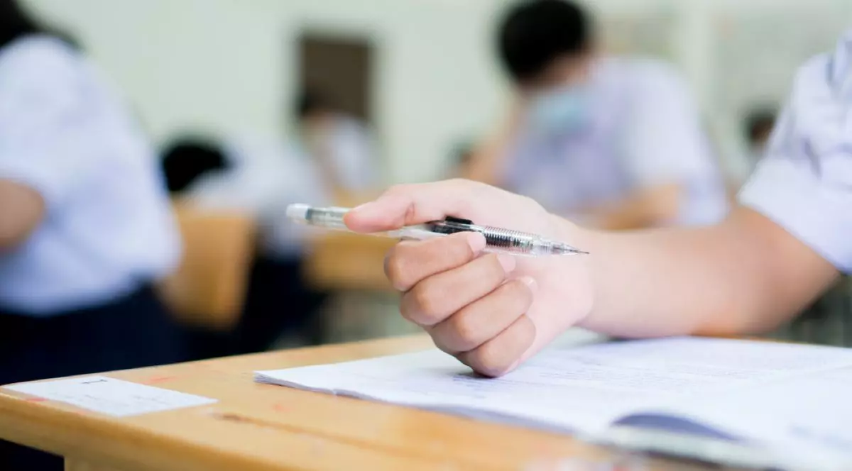 Proba la Limba maternă la BAC 2026, sesiunea de toamnă, are loc astăzi ( Foto Shutterstock)