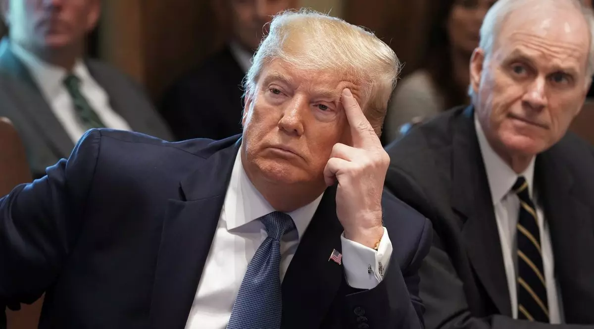 Iranul îi transmite lui Donald Trump să „accepte că a fost învins” și că Strâmtoarea Ormuz va rămâne închisă