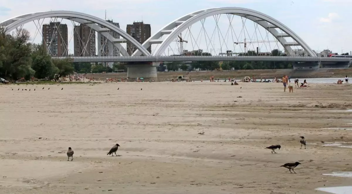 Nivel scăzut al Dunării lângă Novi Sad