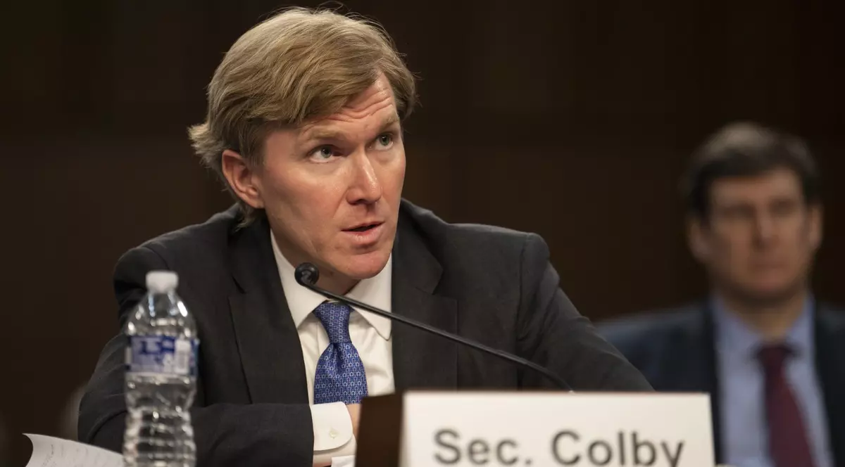 Elbridge Colby, subsecretar al apărării pentru politică, în timpul unei audieri a Comisiei pentru Forțe Armate a Senatului la Washington, DC