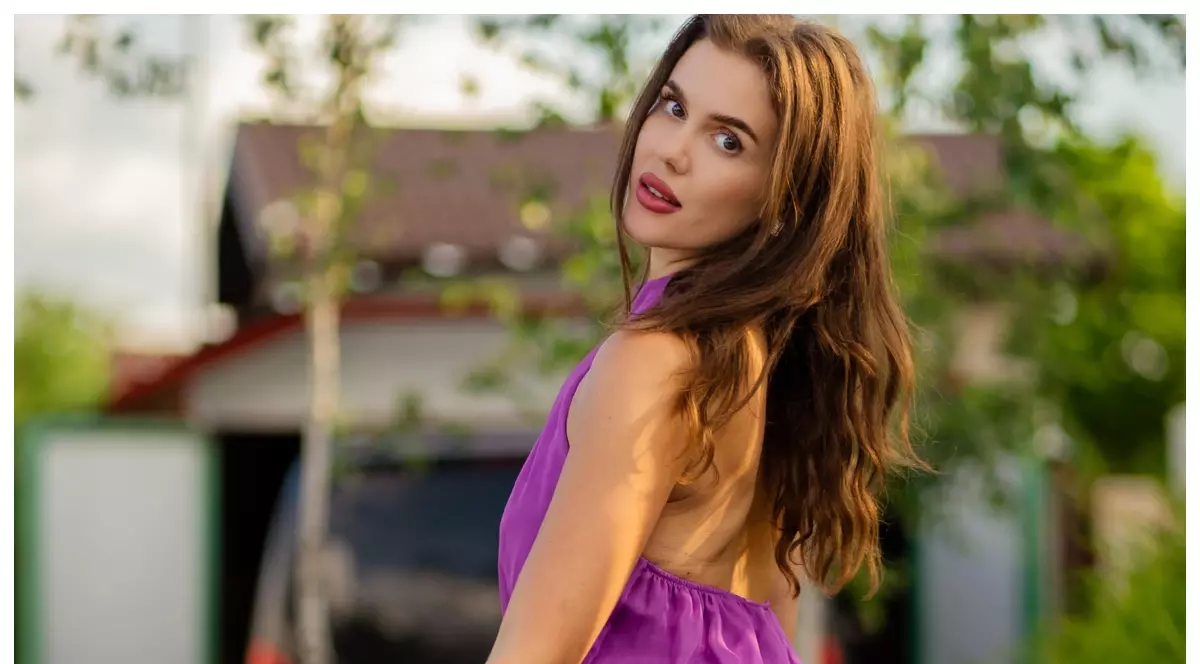 Emily Burghelea a părăsit România alături de familie: „Ne mutăm în altă țară”