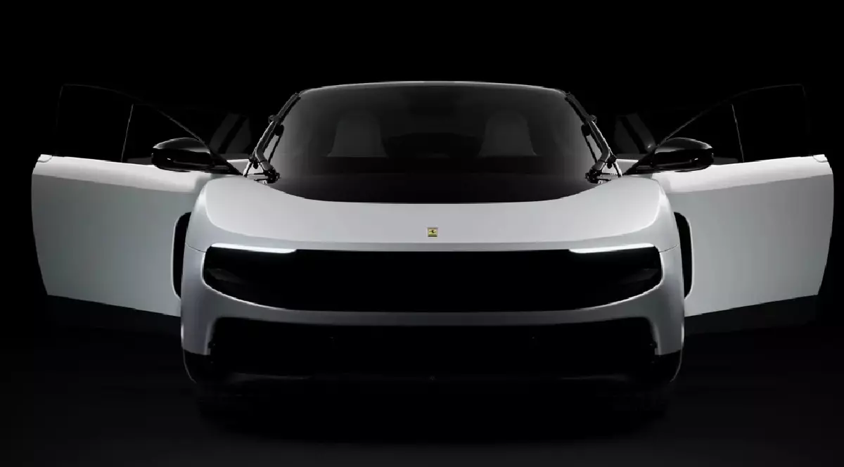 Ferrari Luce de culoare albă, pe fundal negru, vândut la licitație cu 40 de milioane de dolari