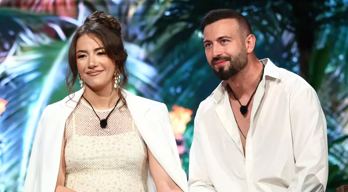Francesca Sarao și Cristi Pungă la „Insula Iubirii - Reuniuni”, emisiune difuzată de Antena 1