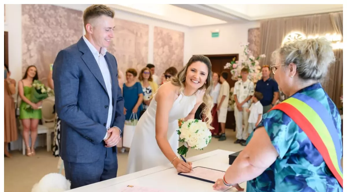 Irina Begu s-a căsătorit civil cu antrenorul ei, Victor Crivoi. Imagini de la cununia civilă