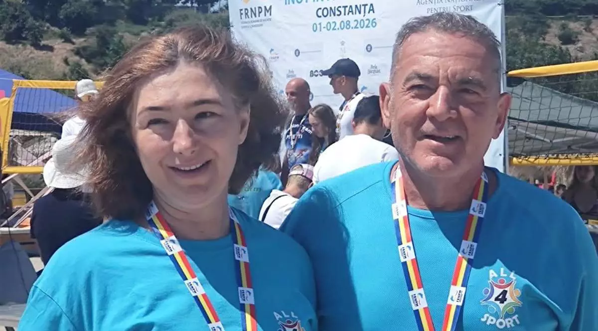 Mihai Preda (65 ani) -campion National master și respectiv Claudia Sasu (52 ani)-vicecampioana Națională master la recentele Campionate Naționale in ape deschise la Constanța