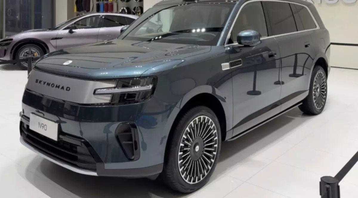 Noul SUV cu autonomie uriașă promite lux de Range Rover la un preț imbatabil. Sursă foto: Car News China.