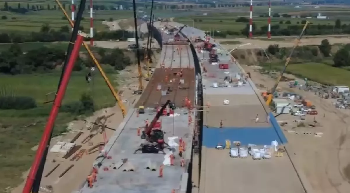 Lucrări la pasajul de la Cleja