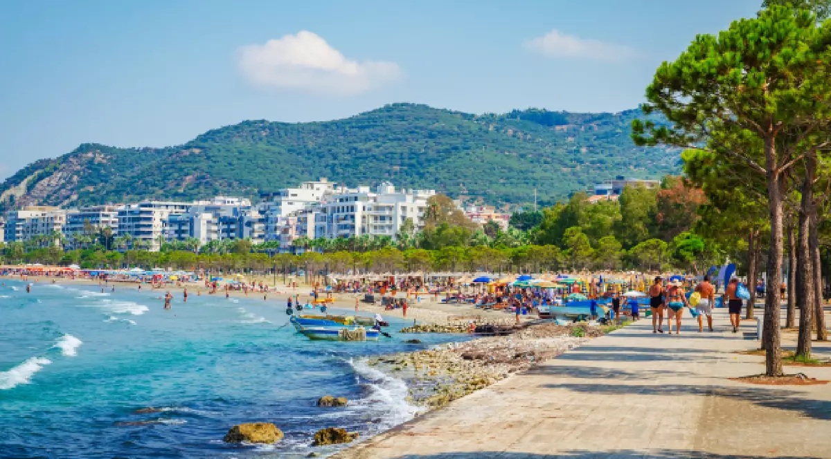 peisaj maritim de vară în Vlora, Albania