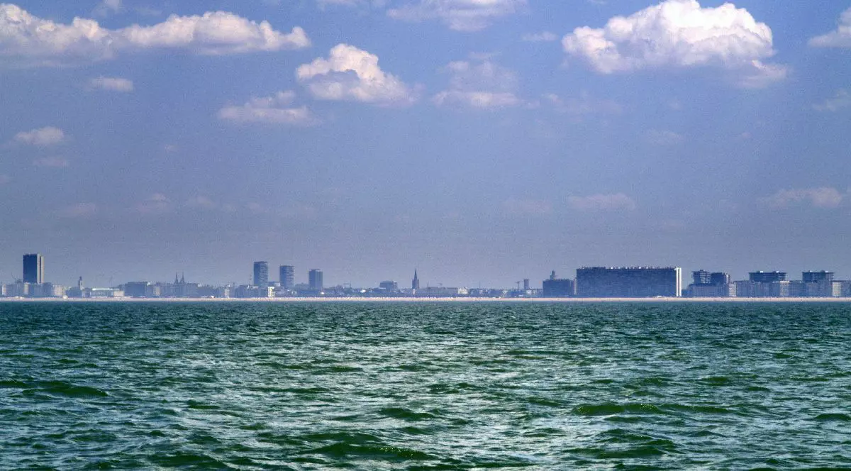 Un oraș văzut de pe mare