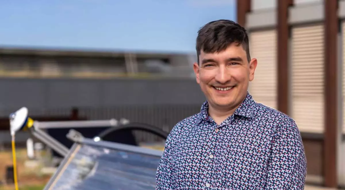 Luca Thommen, un elvetian care a inventat un panou solar care încălzește apa sau aerul până la 150°C și ar putea înlocui gazul