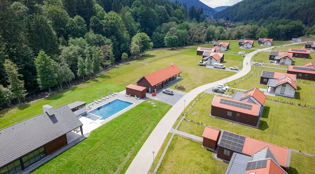 Eskaperdo Resort de lângă satul Vărșag, din județul Harghita