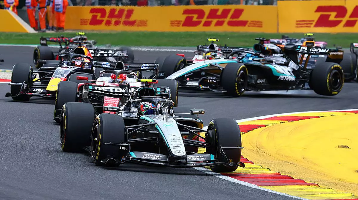 Hamilton, cel mai rapid în antrenamentele MP al Ungariei