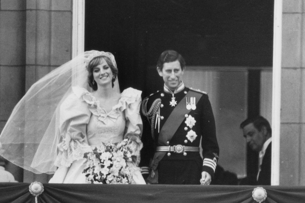 Acum 15 Ani Era Pronunţat Divorţul Dintre Prinţul Charles Si Diana Stiri știri Externe Libertatea Libertatea