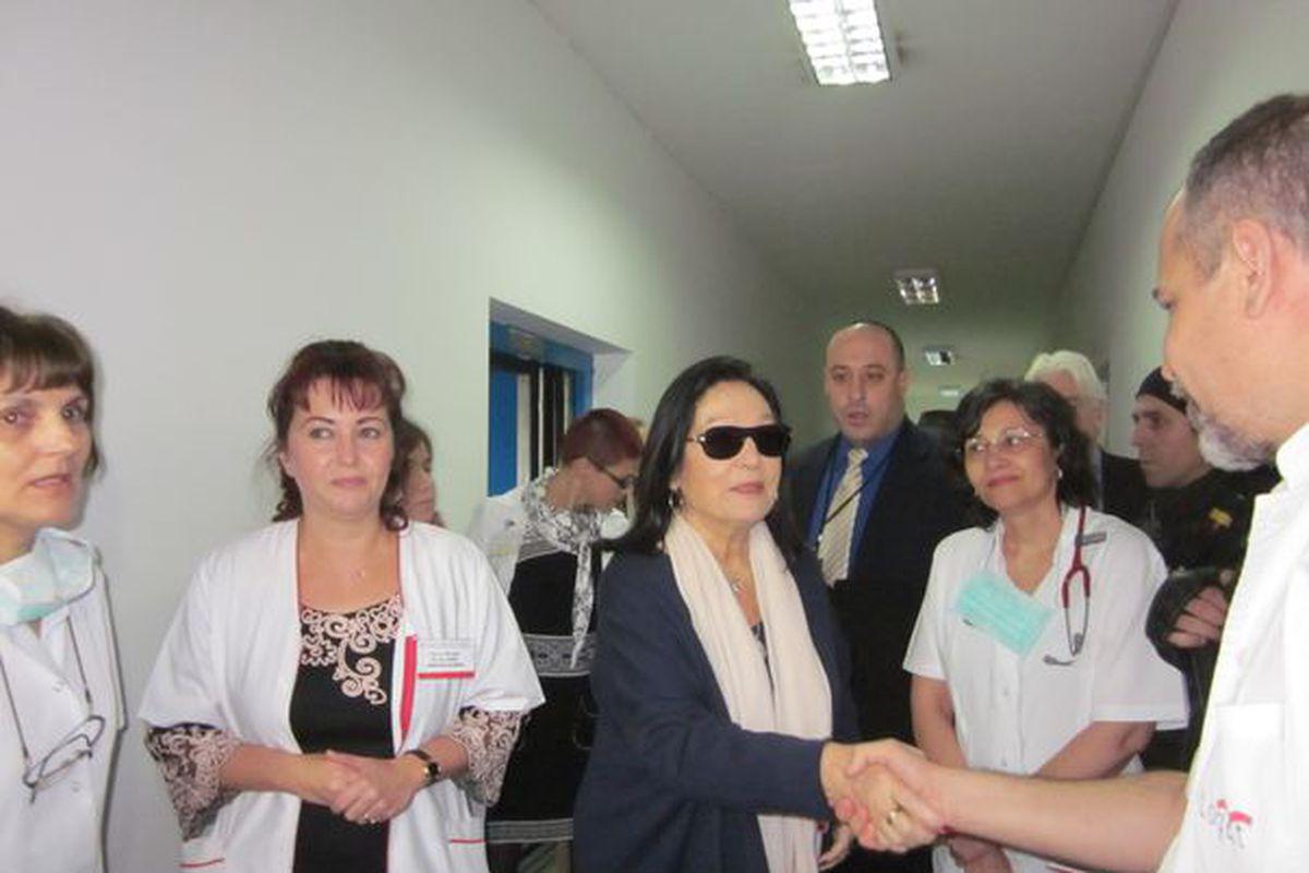 Cantăreaţa Nana Mouskouri Le A Incurajat Pe Romance Să Alăpteze Foto Video Stiri știri Romania Libertatea Libertatea