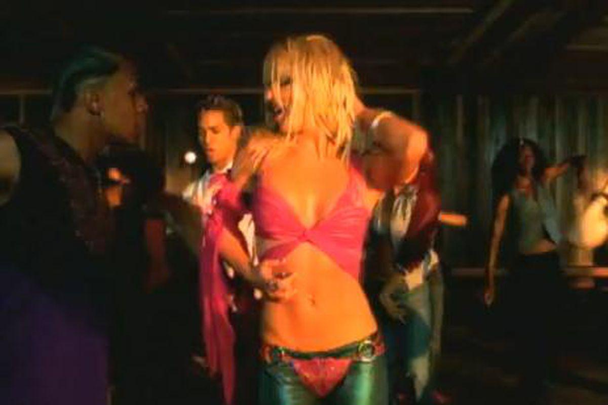 Britney Spears Nu Mai E Ce A Fost Odată Din Blonda Sexy A Devenit O Bondoacă Ce Abia Se Mișcă Video Entertainment Monden Libertatea Libertatea