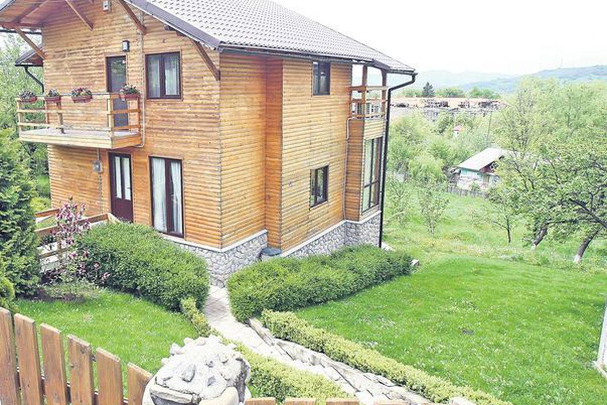 Libertatea Iţi Spune Ce Fac Vedetele De Paste Andreea Si Stefan Bănică Se Retrag La Vila De La Munte Entertainment Monden Libertatea Libertatea
