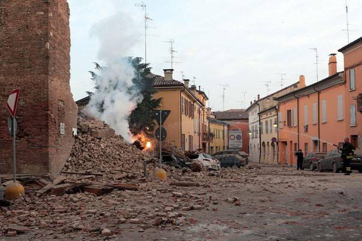Un Cutremur Puternic Zdruncină Italia Cel Puţin 16 Oameni Au