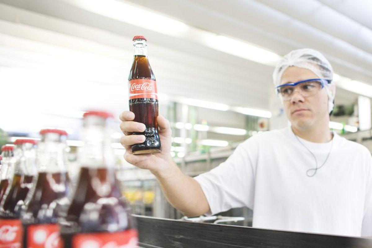 Coca Cola Recunoaste Că Băutura Conţine Un Ingredient Periculos Video Stiri Libertatea Libertatea