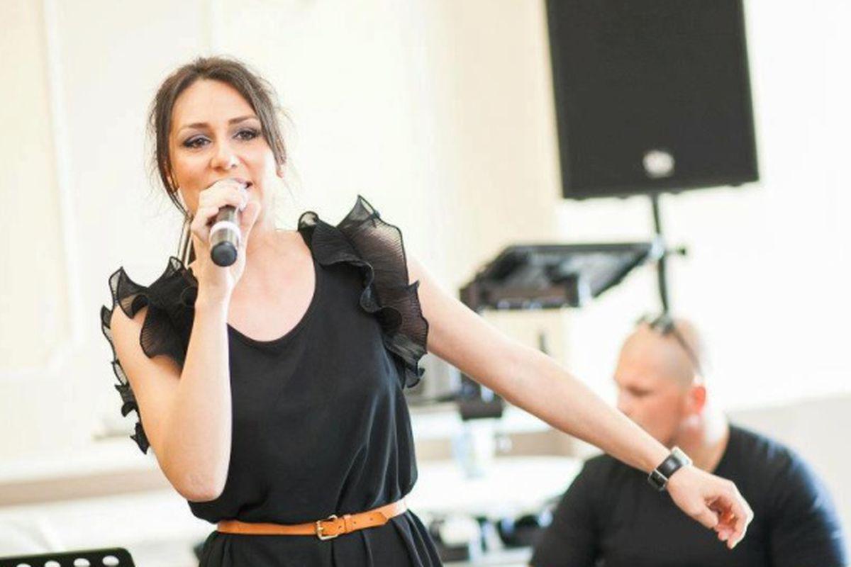 Anda Dimitriu Mi E Dor Premieră Libertatea Entertainment Muzică și Filme Libertatea Libertatea