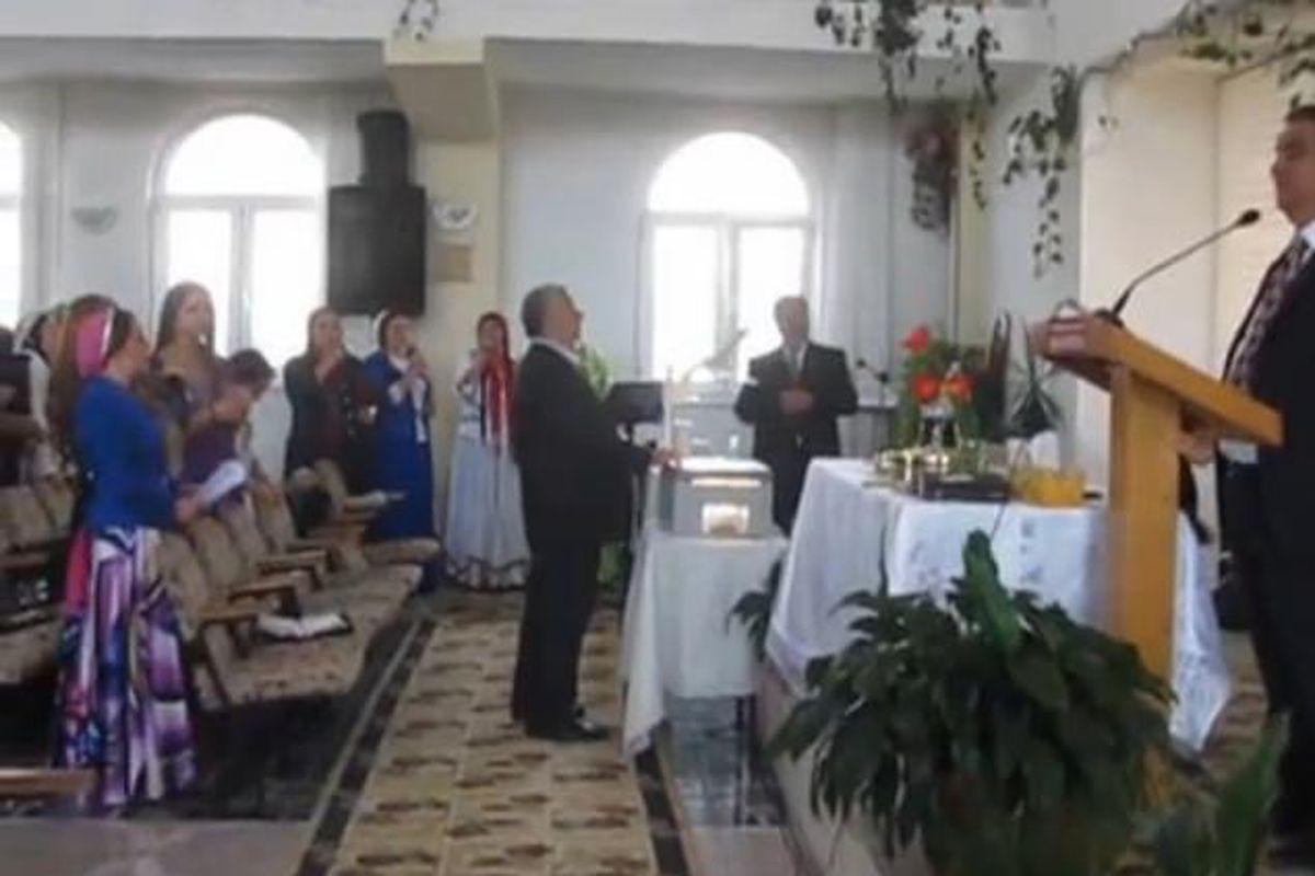 Ce Este Cultul Penticostal Iată Ce Tradiţii Respectă Credinciosii Si Cum Se Desfăsoară O Adunare Video Stiri Libertatea Libertatea