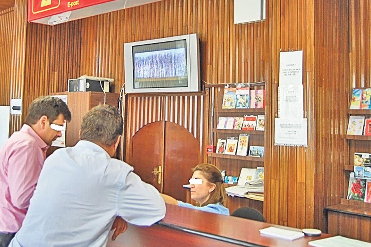 Ce Ne Enervează Angajatele De La Oficiul Postal 52 Stiri știri Romania Libertatea Libertatea