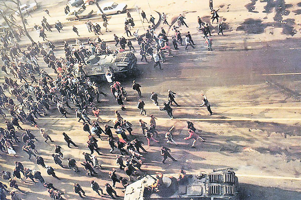 21 Decembrie 1989 Baricada De La Inter și Ultima Zi De Putere A Lui Nicolae Ceausescu Libertatea