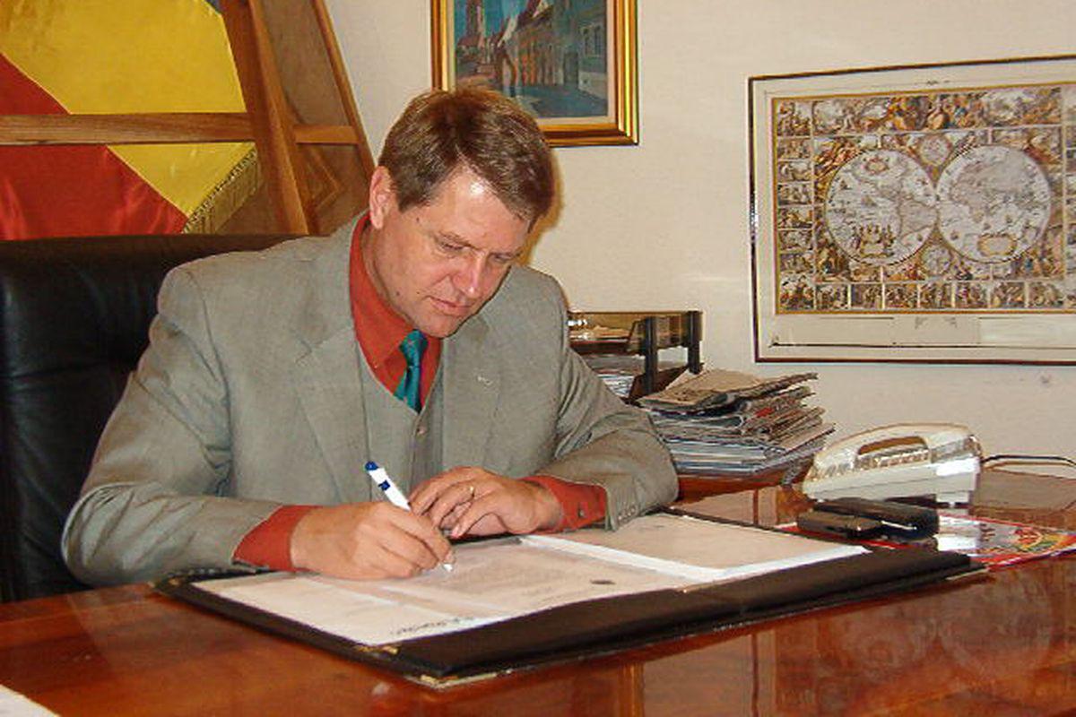 Klaus Iohannis Profesorul Din Sibiu Ajuns Președinte Al Romaniei Libertatea