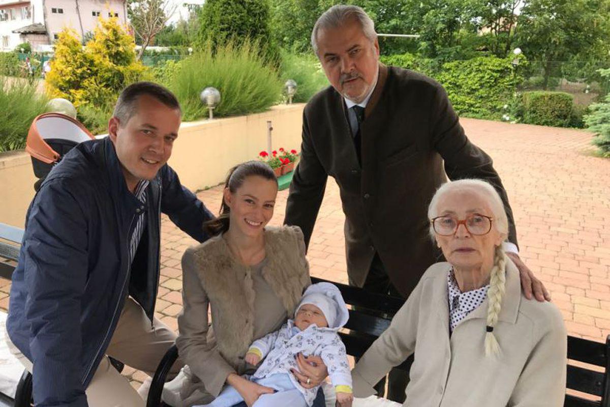 Mama Lui Adrian Năstase A Murit Mesajul Fostului Premier După Decesul Acesteia Libertatea
