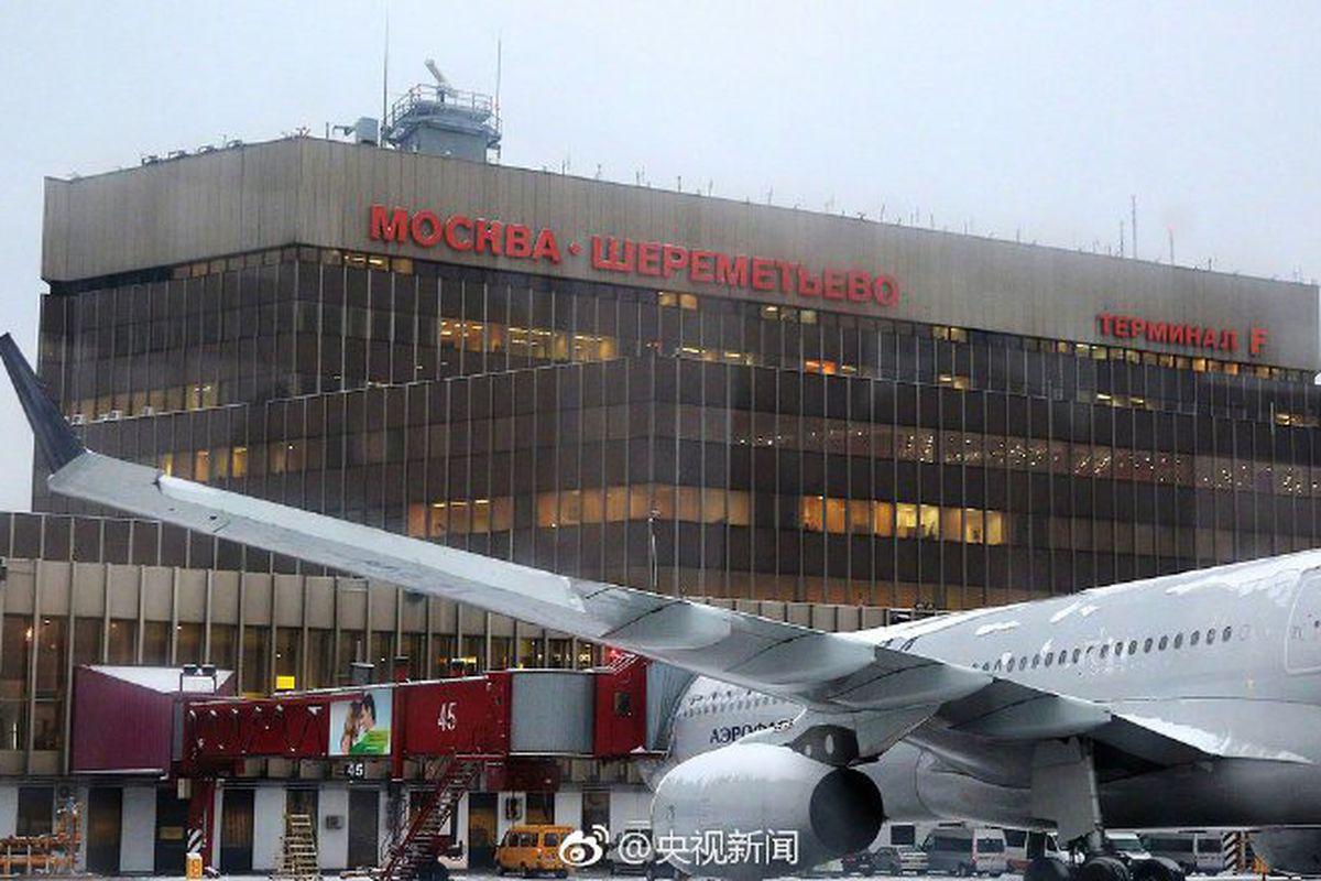 Un Bărbat A Fost Lovit De Un Avion Pe Aeroportul Din Moscova Libertatea