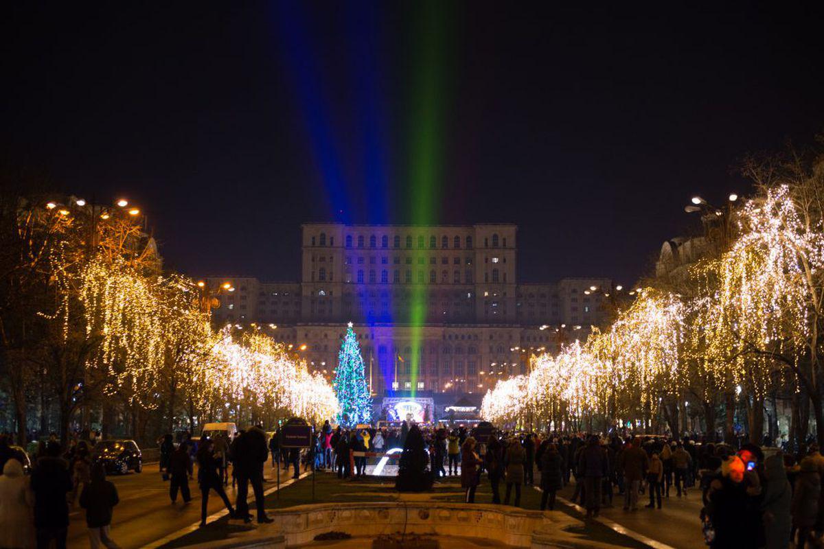 LuminiÈele De CrÄciun Din BucureÈti Se Aprind Joi La Ora 19 Libertatea