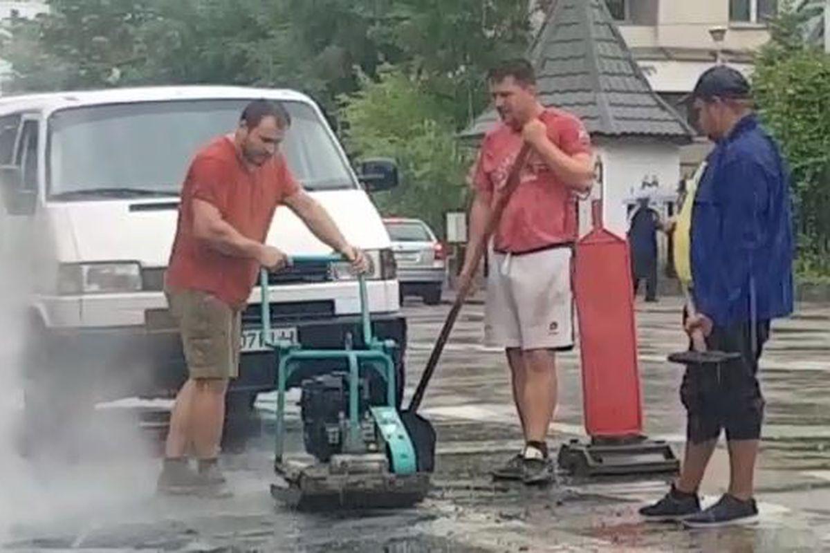 Gropi Reparate Pe Ploaie In Campina Explicația Muncitorilor Libertatea