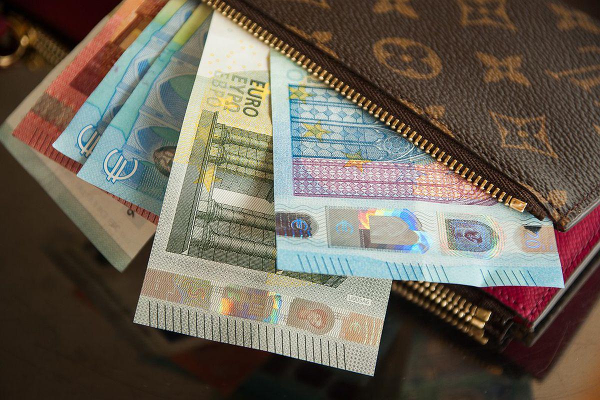 Curs Valutar 10 Septembrie 2019 Leul Se Apreciază Ușor Față De