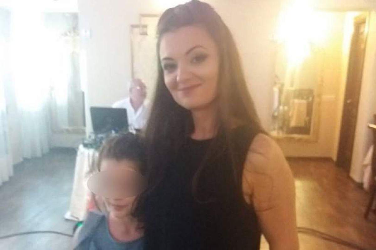 Mamă A Două Fetițe Din Slobozia S A Sinucis Aruncandu Se In