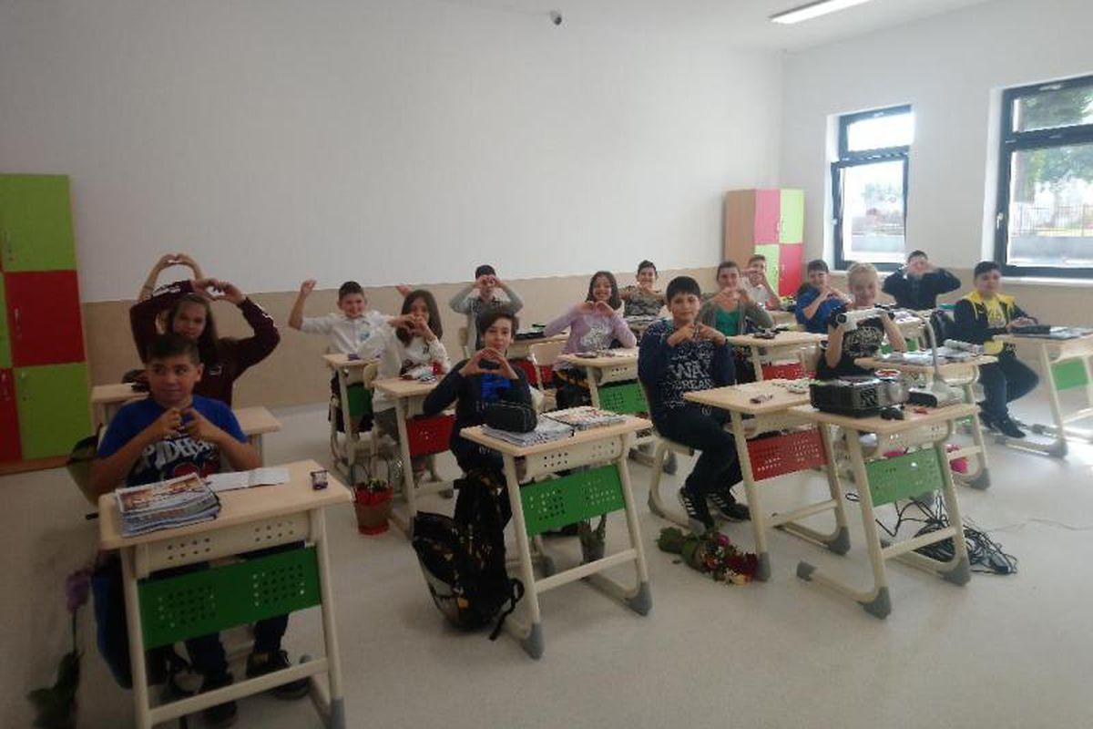 Prima Zi De școală La școala Smart Din Ciugud Libertatea