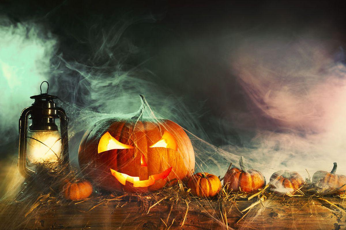 Sărbătoarea De Halloween Obiceiuri Tradiții și Superstiții