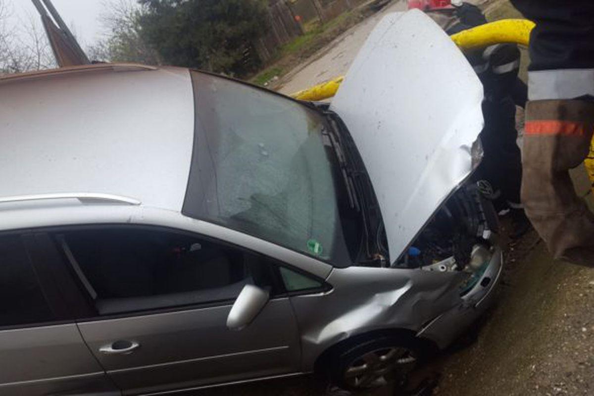 22 De Persoane Au Fost Evacuate Din Locuinţe La Drăgănesti Olt După Ce O Masină A Lovit O ţeavă De Gaze Libertatea