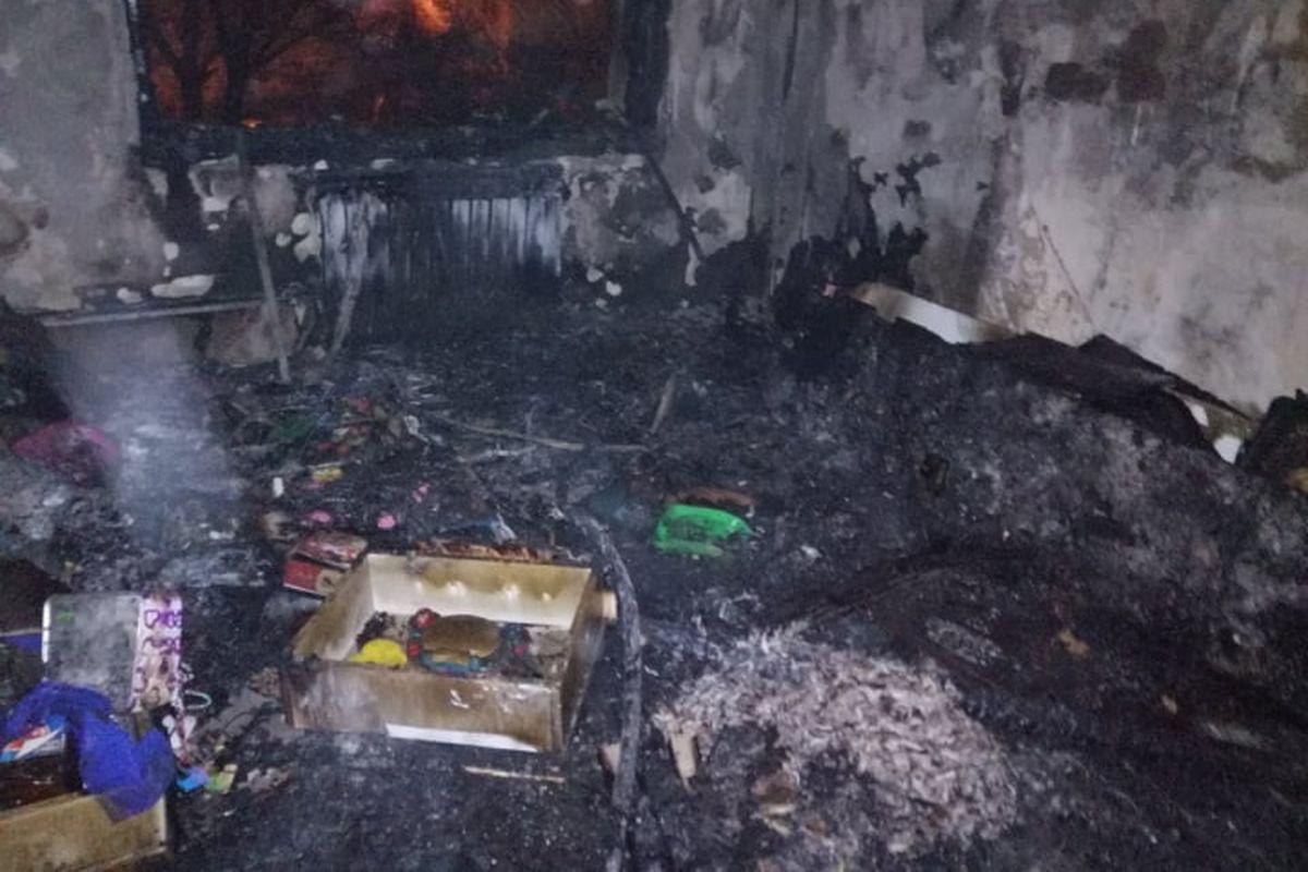Incendiu Intr Un Bloc Din Galați Din Cauza Unui Brad De Crăciun