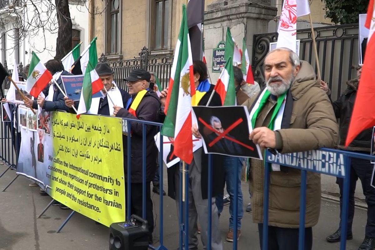 Protest Al Comunității Iraniene Din Romania In Fața Ambasadei