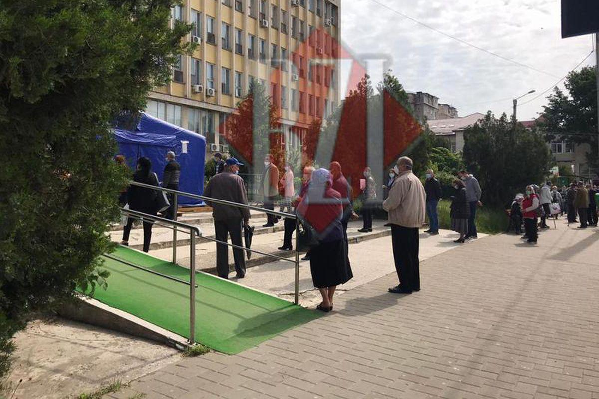 Video Cozi Uriașe La Spitalul Sf Spiridon Din Iași Libertatea
