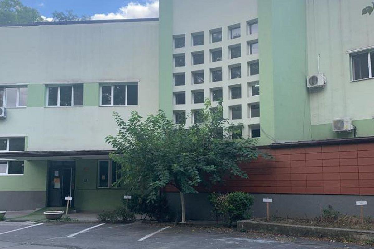 Un Chirurg De La Nasta In Izolare După Ce A Operat Alături De O Asistentă Depistată Pozitiv Cu Covid 19 Stiri știri Romania Libertatea Libertatea