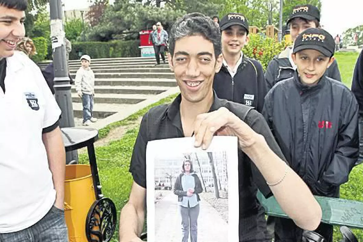 Cel Mai Inalt Om Din Lume A Pus Ochii Pe Romanca Simona Libertatea