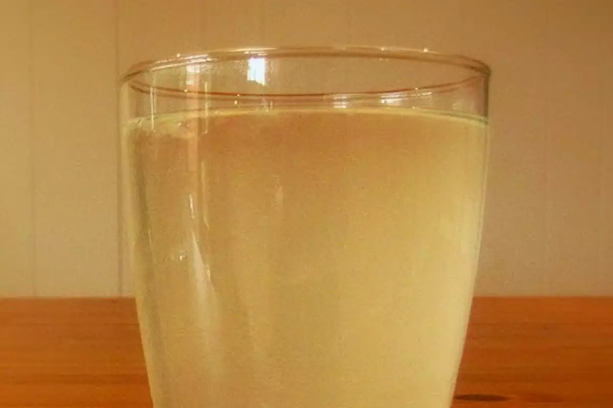 6 motive pentru a bea apă caldă dimineața - Doza de Sănătate