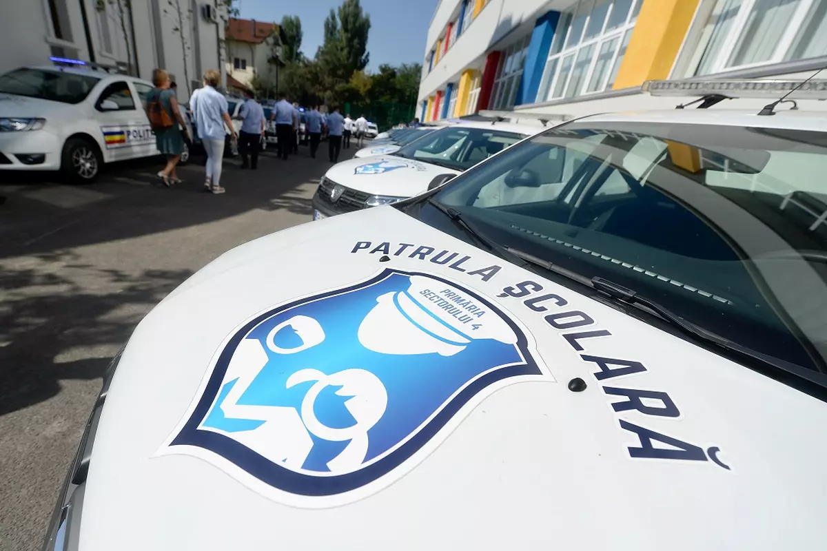 Toate È™colile È™i Liceele Din Sectorul 4 Al Capitalei PÄƒzite De AgenÈ›i De PoliÈ›ie InstruiÈ›i SÄƒ IntervinÄƒ In Cazuri De UrgenÈ›Äƒ Libertatea